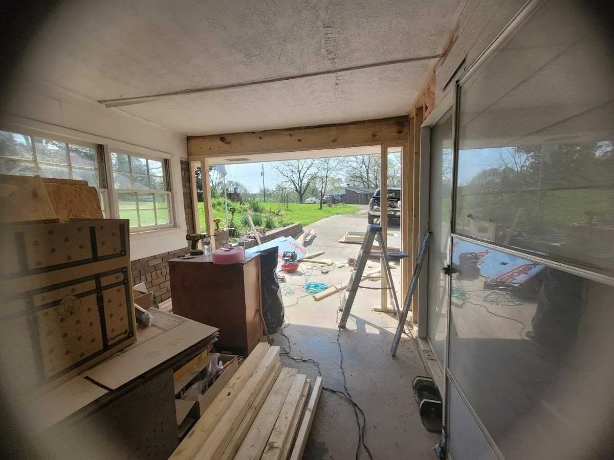 Air movers and dehumidifier for Water Mitigation Services in Raytown